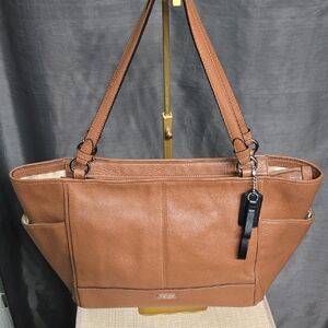 Coach Tan Park Leather Tote Bag EUC with COA